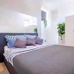 Fran Center Apartments